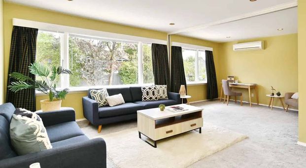 Spacious 6 Bed 3 Bath double garage house - Photo 1