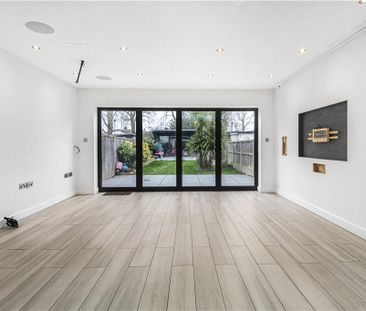 Heathcroft Avenue, Sunbury-on-Thames, Surrey, TW16 7TL - Photo 1