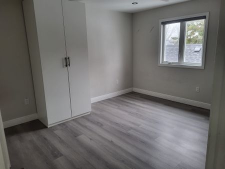 For Lease - 6447 Culp Street, Niagara Falls, Ontario - Photo 4