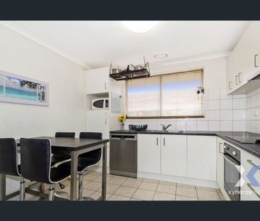 Excellent Top-Floor Apartment, DON'T MISS IT!!!! - Photo 4