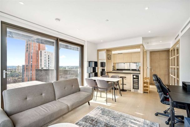 Viaduct Gardens, London, SW11 7DY - Photo 1