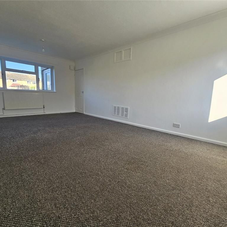 3 bedroom end of terrace house to rent - Photo 1