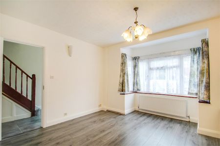 4 bed semi-detached house to rent in Blossom Way, West Drayton, UB7 - Photo 5