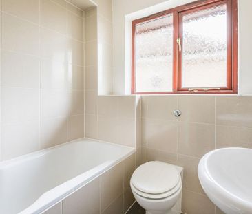 2 bedroom maisonette to rent - Photo 5