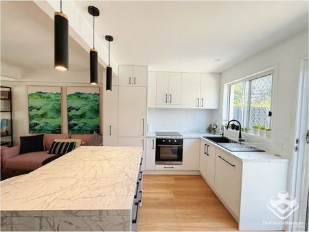 Central location Townhouses - Photo 2