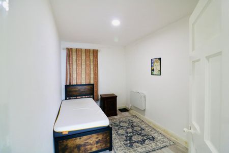 3 bedroom maisonette to rent - Photo 2