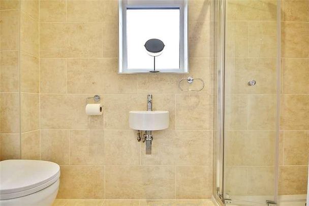 Nursery Road, Knaphill, Woking, Surrey, GU21 - Photo 1