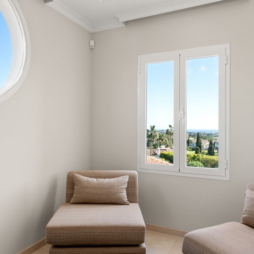 Detached Villa · Nueva Andalucía - Photo 1