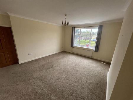 4 bedroom detached house to rent - Photo 3