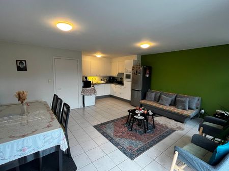 Appartement te huur met twee slaapkamers in Kortrijk. - Photo 5