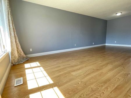 For Lease - 624 College Avenue, Guelph, Ontario - Photo 5