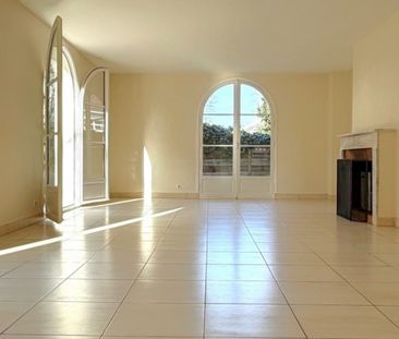 Maison • Le Chesnay-Rocquencourt - Photo 1