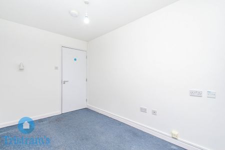 3 bed Apartment for Rent - Photo 4