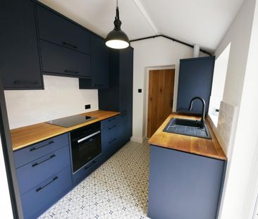 2 bedroom terraced house to rent - Photo 4