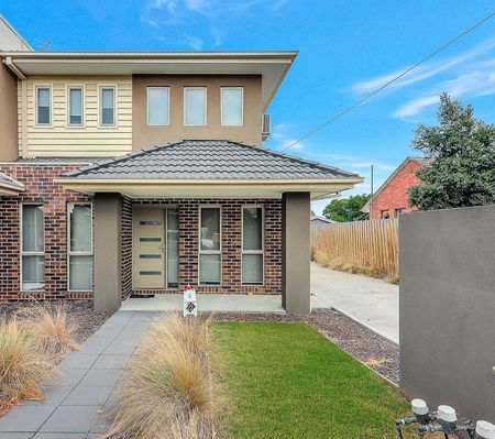 2/9 Bicknell St, Broadmeadows, VIC 3047 - Photo 4