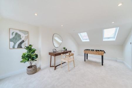 4 bedroom terraced house to rent - Photo 5