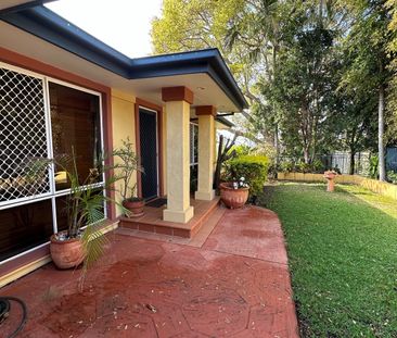Helensvale - Photo 4