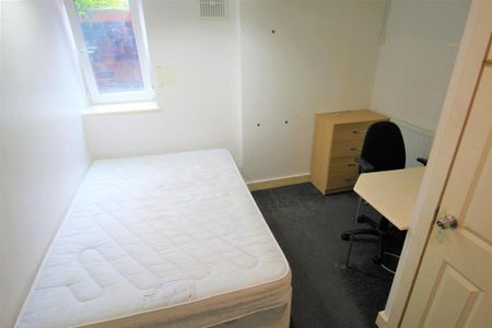 5 bedroom terraced house to rent - Photo 2