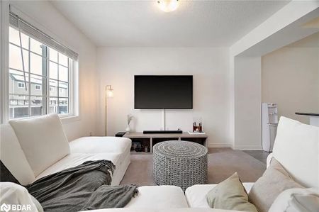 For Lease - 46 Andean Lane, Barrie, Ontario - Photo 4