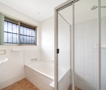 60 Chatswood Road, Springwood QLD 4127 - House For Rent | Domain - Photo 2