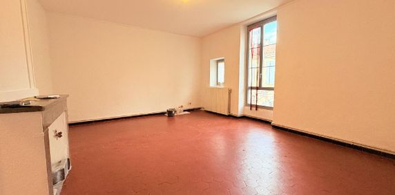 Location Appartement 3 pièces 66m² NIMES 30000 - Photo 2