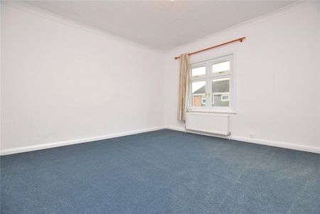 2 bedroom end of terrace house to rent - Photo 3