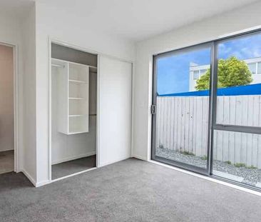 Three-Bedroom Townhouse in Christchurch Central - Photo 1