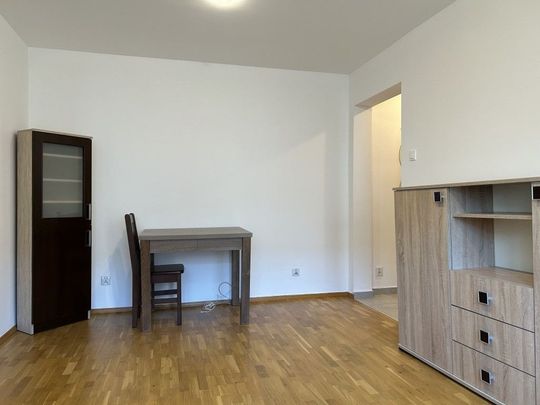 Wynajmij przytulne 37m² z balkonem i garderobą - Photo 1