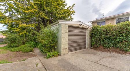 Solid, sunny & renovated - Photo 2