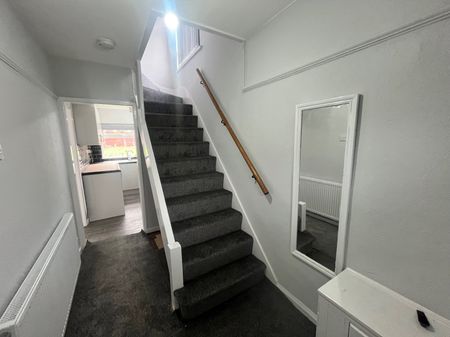 Ermington Crescent - Photo 5