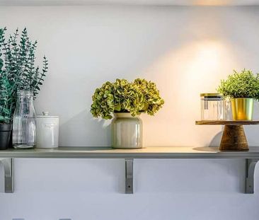 Thundersley Park Road, Benfleet, SS7 - Photo 1