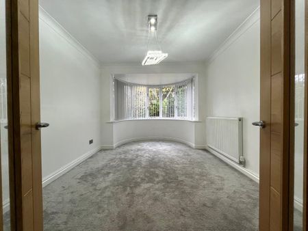 5 bedroom detached house to rent - Photo 2