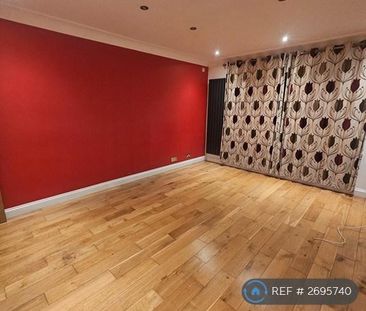 1 bedroom in a flat share to rent - Photo 1
