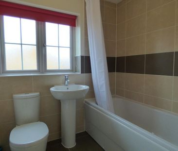 3 bedroom end of terrace house to rent - Photo 6