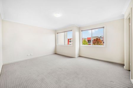 5 Errol Street, Crace ACT 2911 - Townhouse For Rent | Domain - Photo 3
