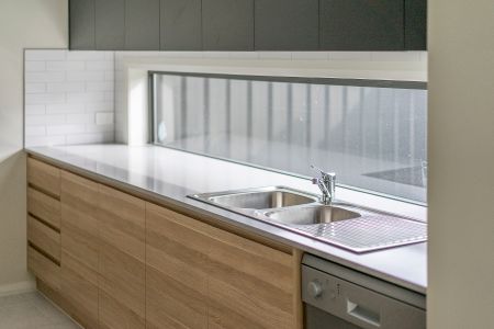 “Inspiring Design with Loads of Space & Street Appeal!” - Photo 4