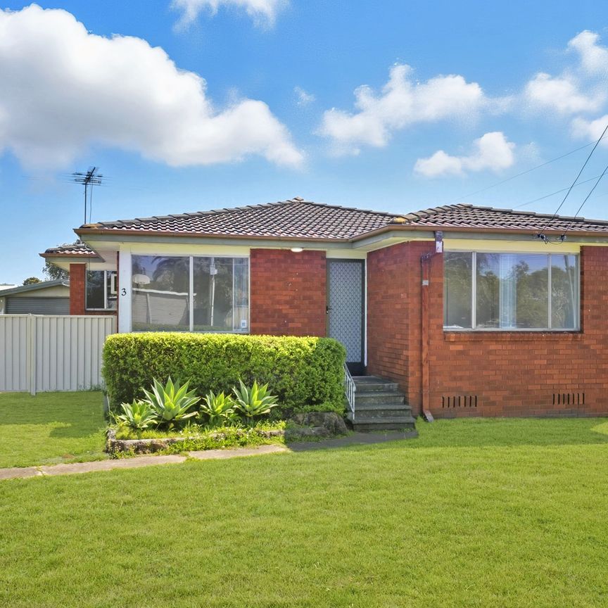 Bright & Spacious Family Home in Prime Colyton Location! - Photo 1