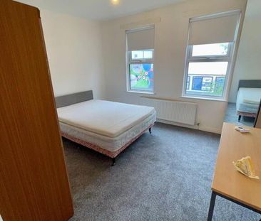 157 Donegall Road, Room 3, All Bills Included, Belfast, BT12 5NA - Photo 4