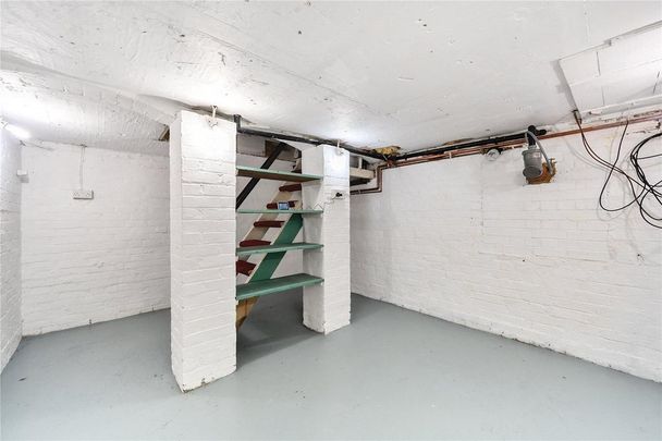 4 bedroom semi-detached house to rent - Photo 1