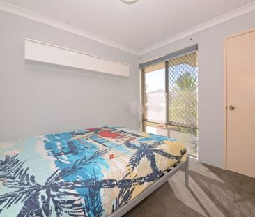 Spacious Family Home with Outdoor Entertaining in a Quiet Location - Photo 4