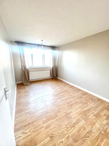 Room in a Shared House, Bramley Hill, CR2 - Photo 2