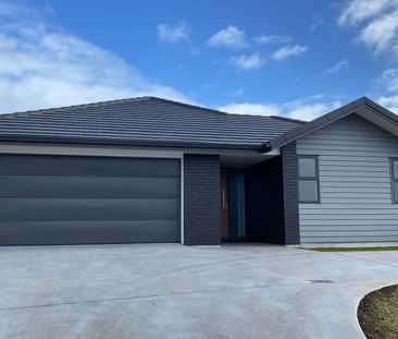 Modern Style, 3 Bedrooms, 2 Bathrooms Home! - Photo 1