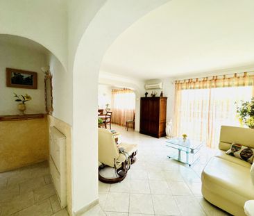 Location Appartement 2 pièces 71m² - Photo 3