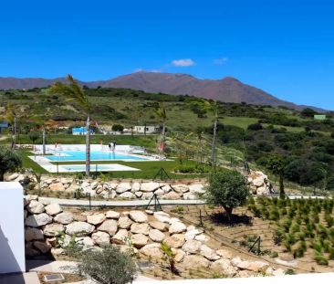 2-bedroom apartment for rent in Casares with professionals-only tenancy restrictions - Photo 4
