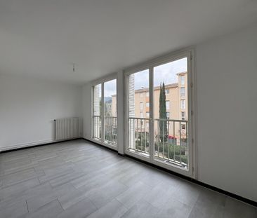 Location Appartement 3 pièces 62m² AUBAGNE 13400 - Photo 4