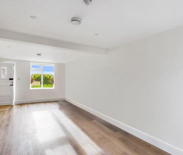 2 bedroom end of terrace house to rent - Photo 1