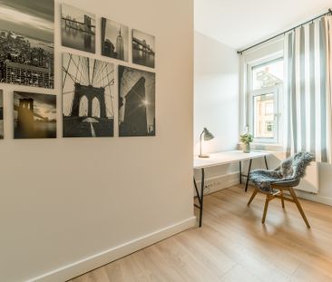 City-Residence: Neu möbliertes Design-Apartment mit exzellenter Aus... - Photo 1