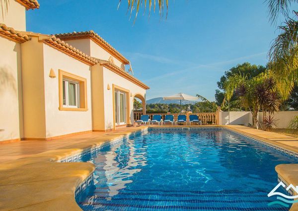 VILLA FOR RENT ALL YEAR ROUND WITH PRIVATE POOL IN MORAIRA