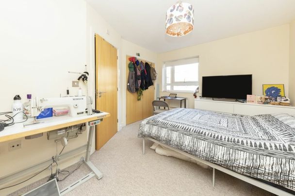 Highfield Close - Photo 1