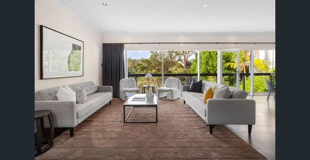 Absolute North-Facing Waterfront Luxury with Breathtaking Harbour Views - Viewings by Private Appointment - Photo 1